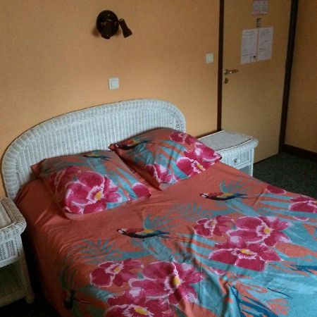 Le Phoenix Hotel Saint-Florentin  Luaran gambar