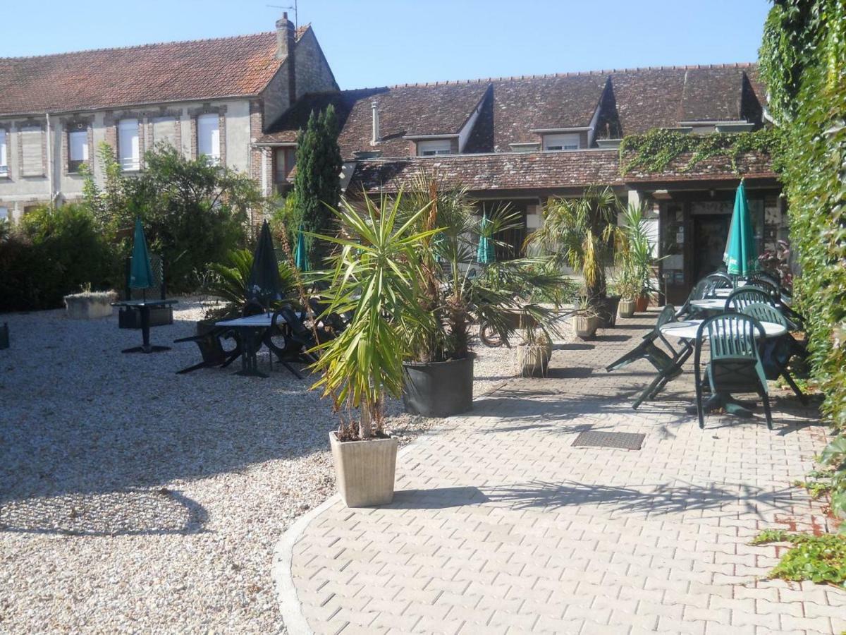 Le Phoenix Hotel Saint-Florentin  Luaran gambar
